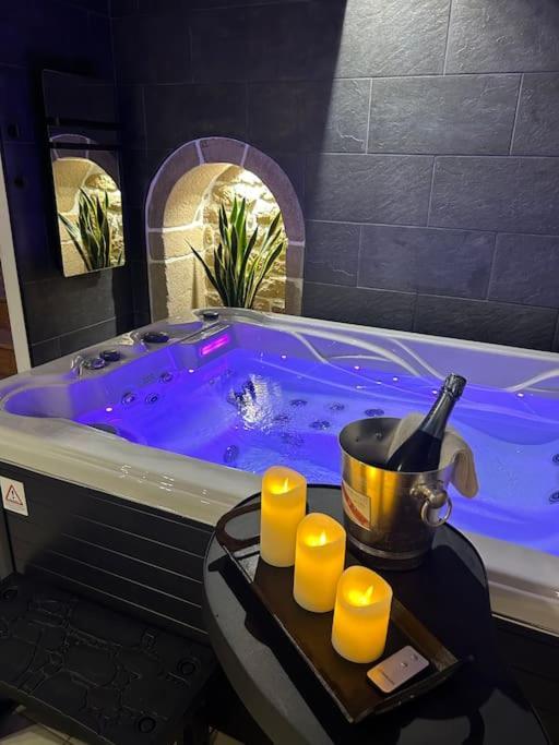 L'Etreinte, Gite De Charme Avec Jacuzzi Interieur Et Sauna Guéméné-sur-Scorff エクステリア 写真