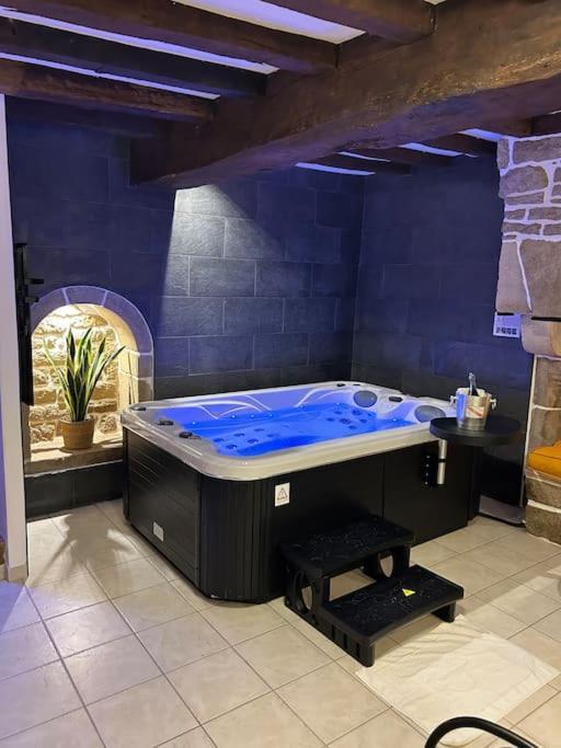 L'Etreinte, Gite De Charme Avec Jacuzzi Interieur Et Sauna Guéméné-sur-Scorff エクステリア 写真