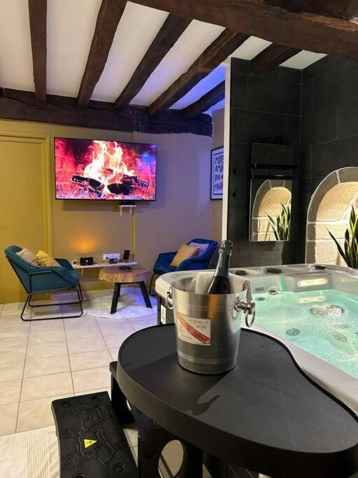 L'Etreinte, Gite De Charme Avec Jacuzzi Interieur Et Sauna Guéméné-sur-Scorff エクステリア 写真